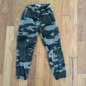 Zara | Kids Camo Cargo Pants | Pull On | Daw String | size 8
